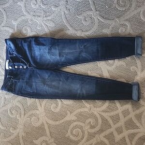 Kancan curvy button fly skinny jeans size 9/28